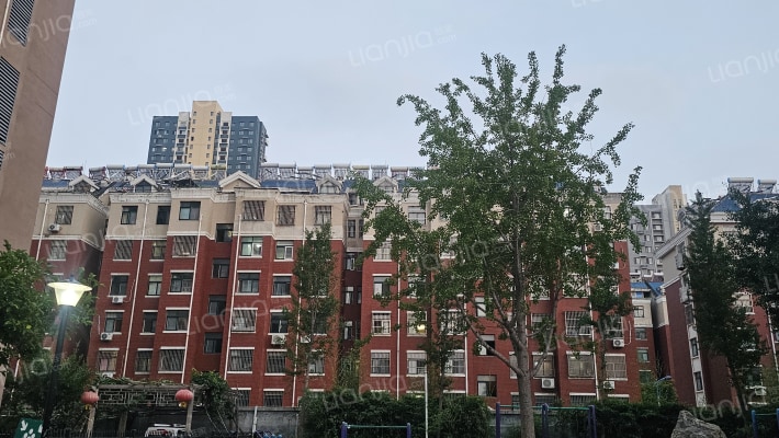 名爵苑小区外景图