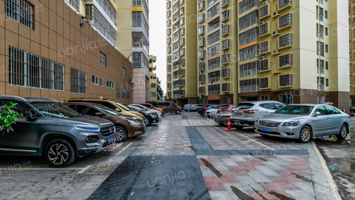 燕子岭公寓外景图