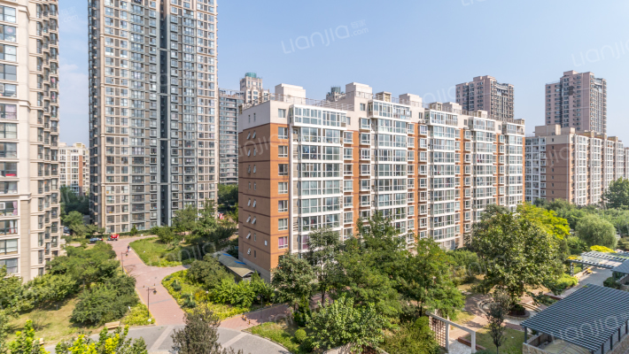 万年花城四期外景图