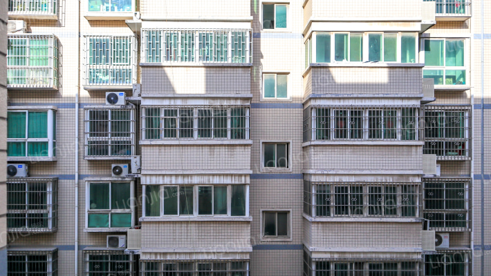 西湖东岸外景图