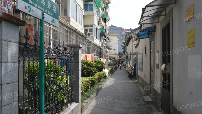 横饮马井巷外景图