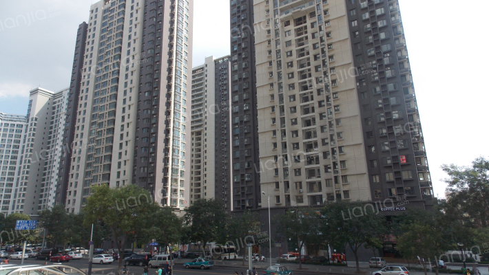 彩虹大厦外景图