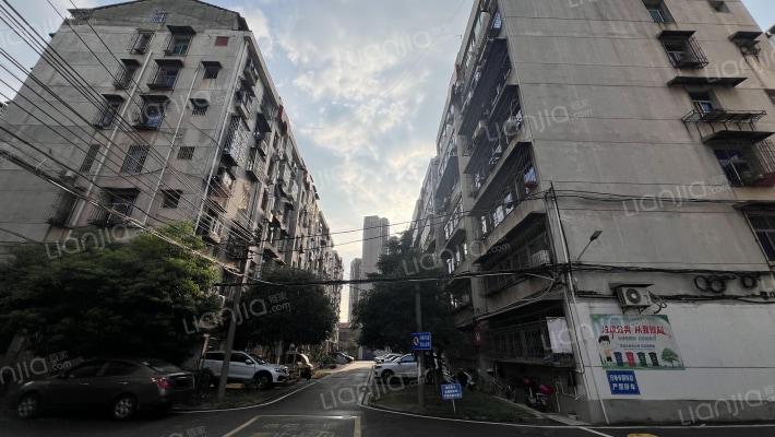 宝塔小区外景图