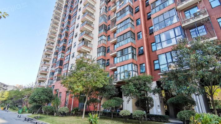 钱隆首府外景图