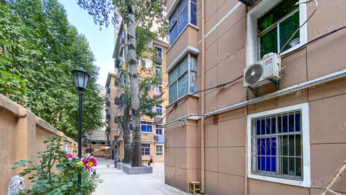 西安长乐公园家属楼北区外景图