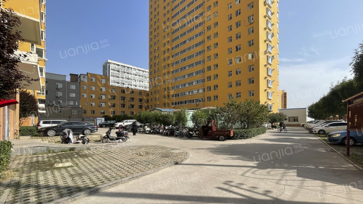 御龙苑小区外景图