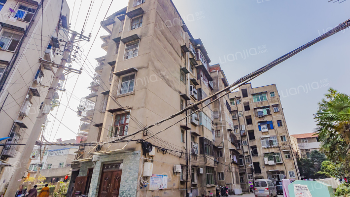 卫民巷23号院外景图