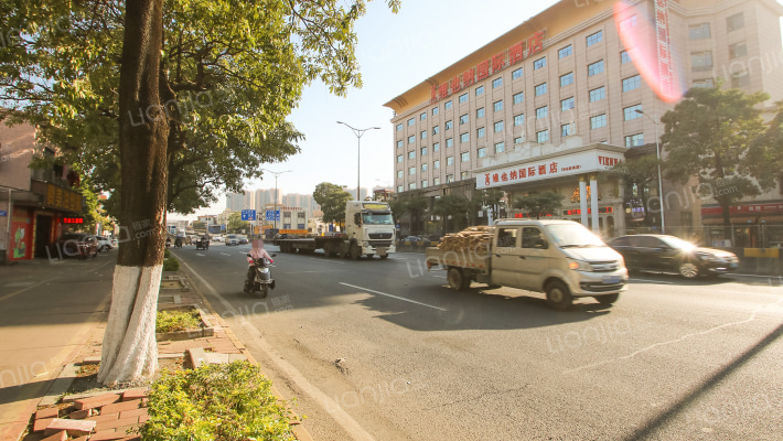 维纳斯皇家酒店外景图