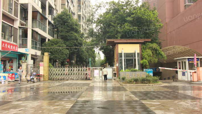 金强大学城外景图