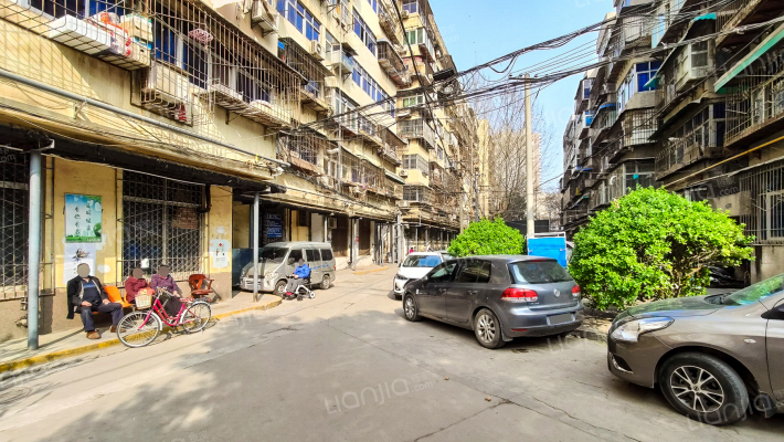 西安木材厂家属院外景图