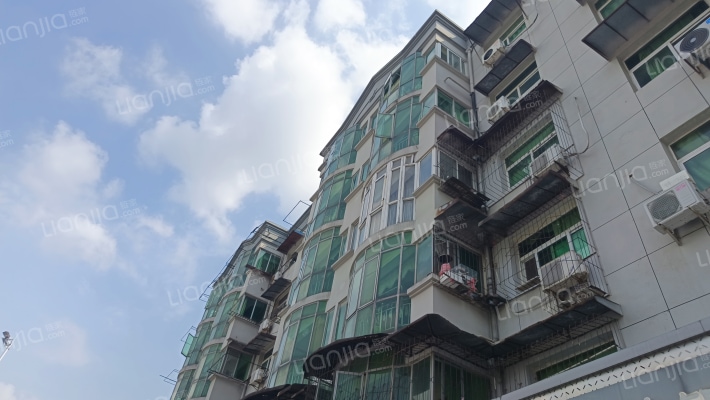 三中宿舍外景图