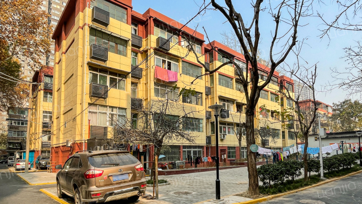 大方实业总公司西家属院外景图