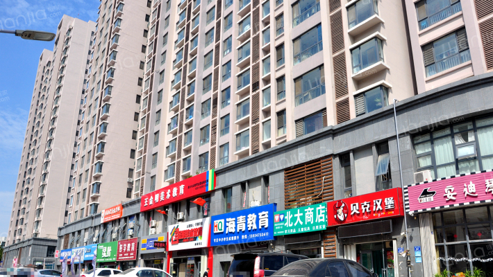 龙熙园小区外景图