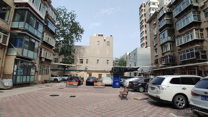 河北师范大学东校区附小院外景图