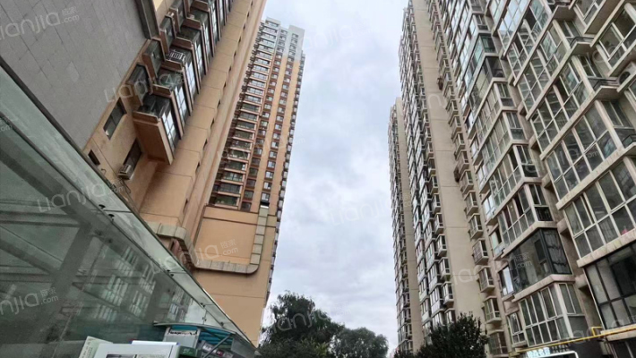 东城小区外景图