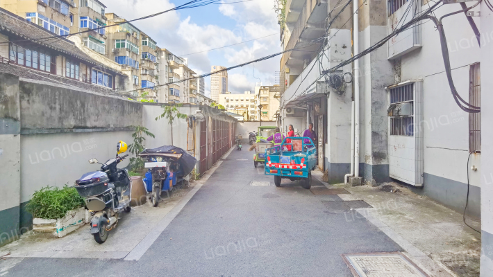 南杨路233弄外景图