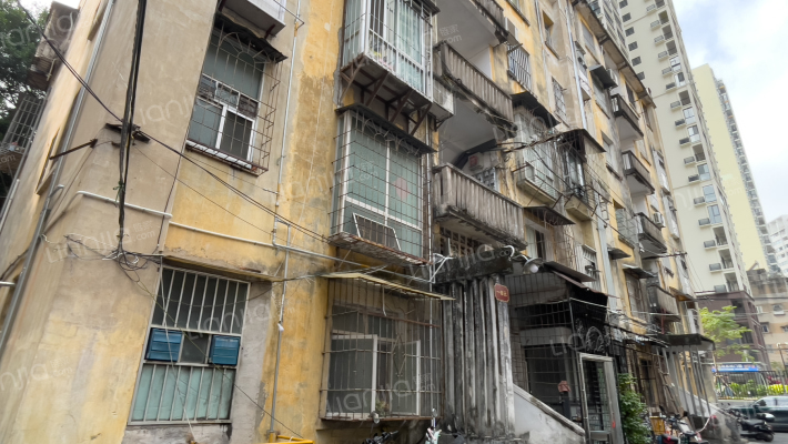 团四委宿舍外景图