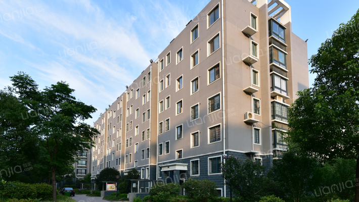 领秀嘉园外景图