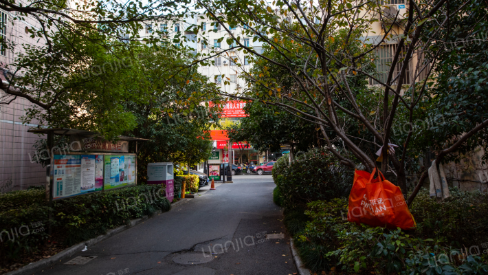 华顺公寓外景图