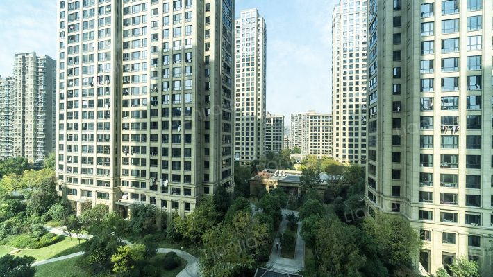 九龙仓碧玺外景图