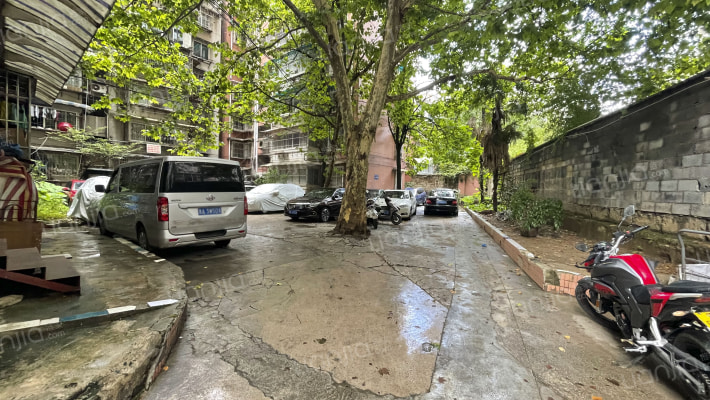 贵乌北路177号外景图