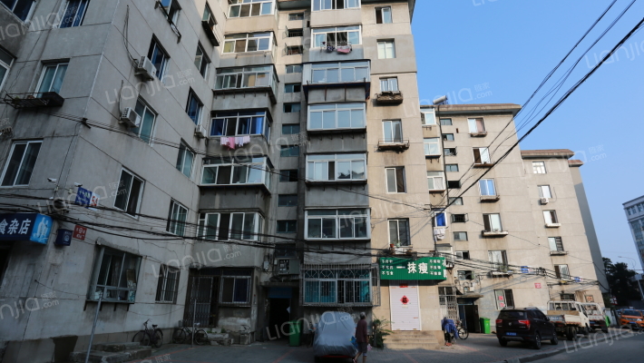 六纬路学区站前四社区外景图