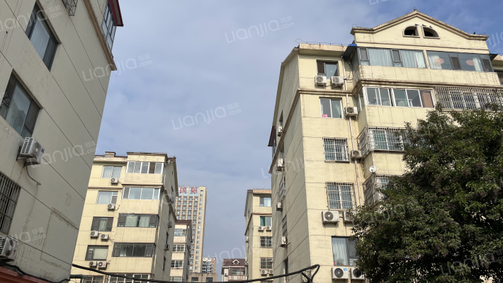 银泉小区外景图