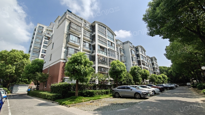 湖景花园外景图