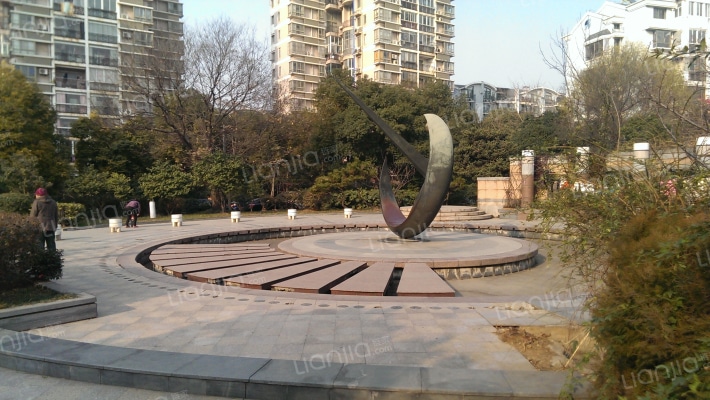 方圆绿茵外景图