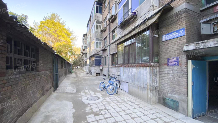 法院宿舍外景图