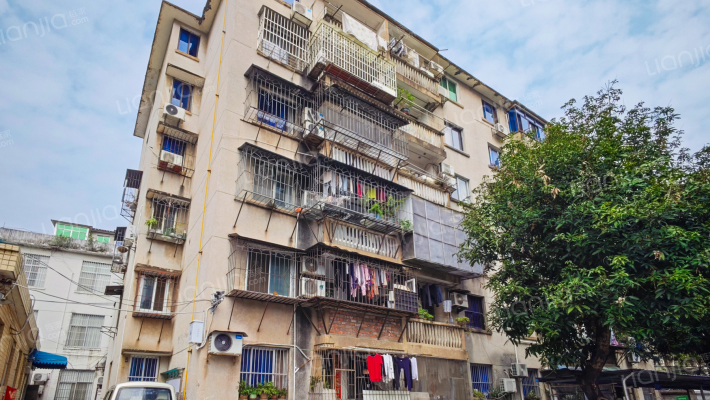 友爱南路18号外景图