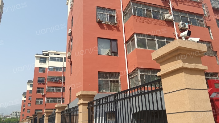 堰北泮河小区外景图