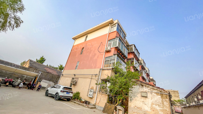 泰安工艺美术宿舍外景图