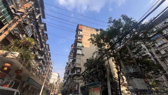 渣家左路外景图