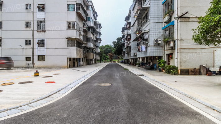 制药厂宿舍区外景图
