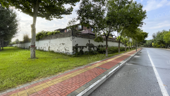 牛驼温泉孔雀城逸泉苑外景图