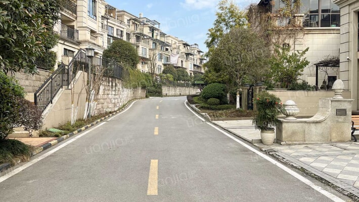 恒大麓山湖一期外景图