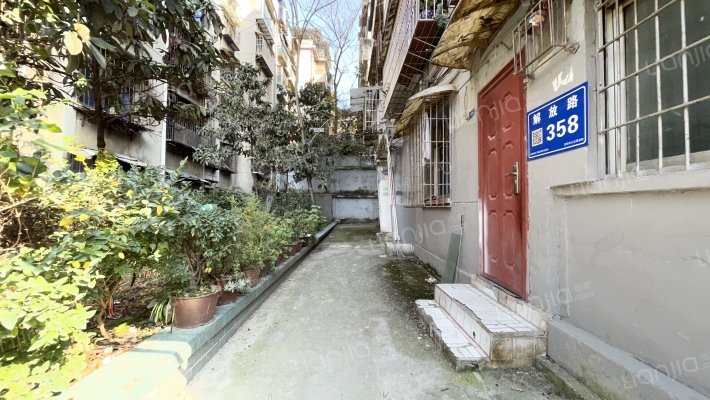 解放路358号外景图