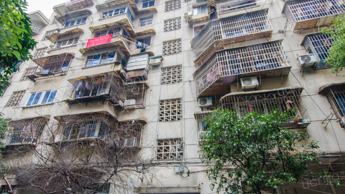 衡器宿舍小区外景图