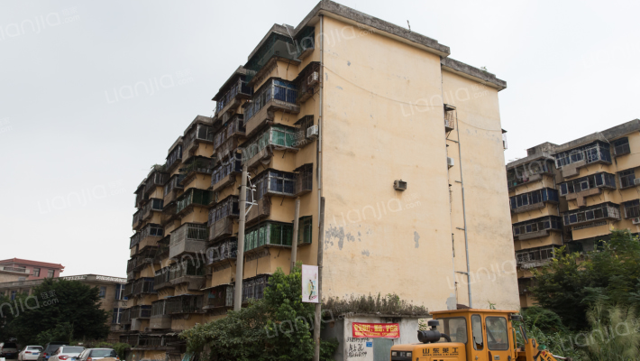 皮肤院宿舍楼外景图