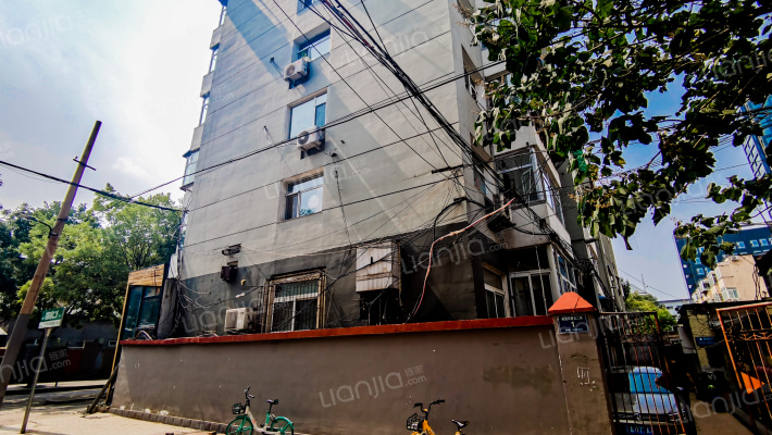 路灯管理所外景图