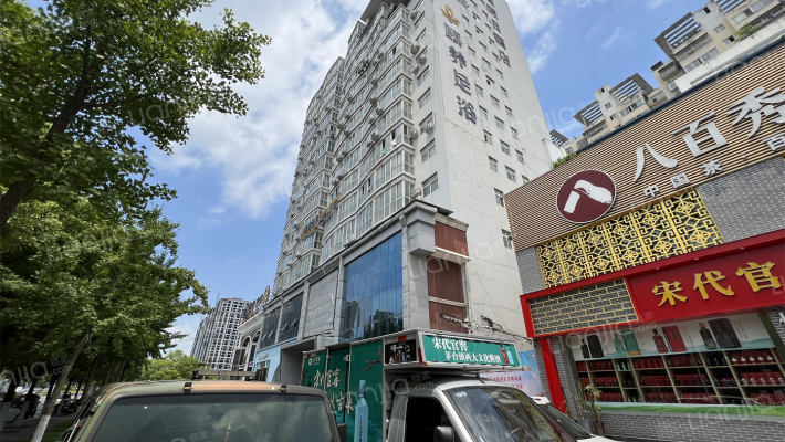 白金公寓外景图