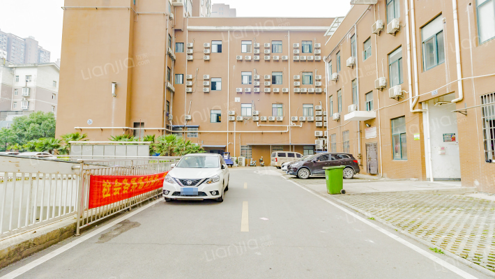 藏龙锦东二期外景图