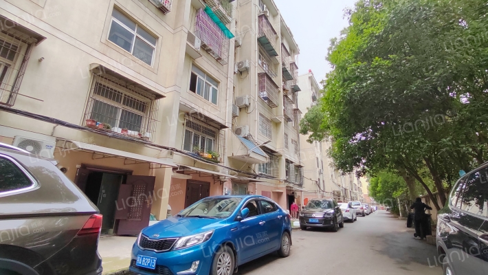 公汽小区外景图