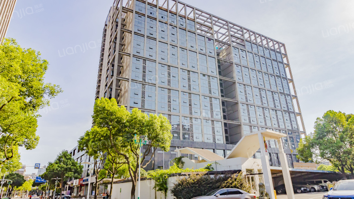 中央大厦外景图