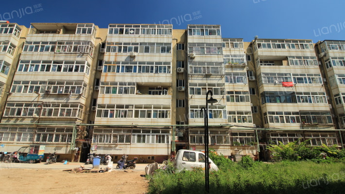 早春园小区外景图