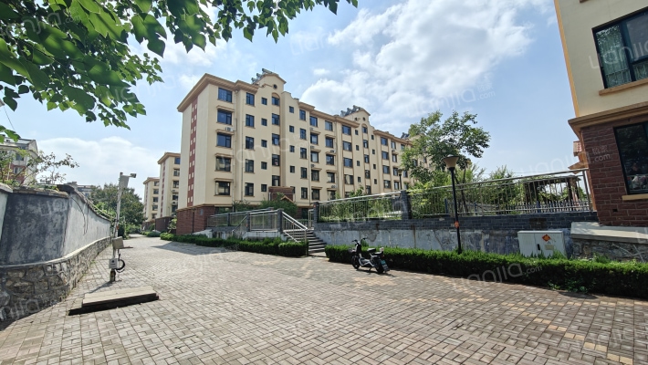 崇正鸿运豪庭外景图