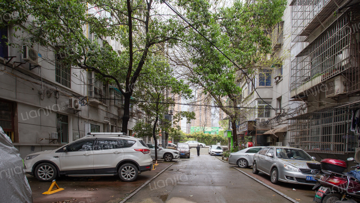 雨花亭肉食宿舍外景图