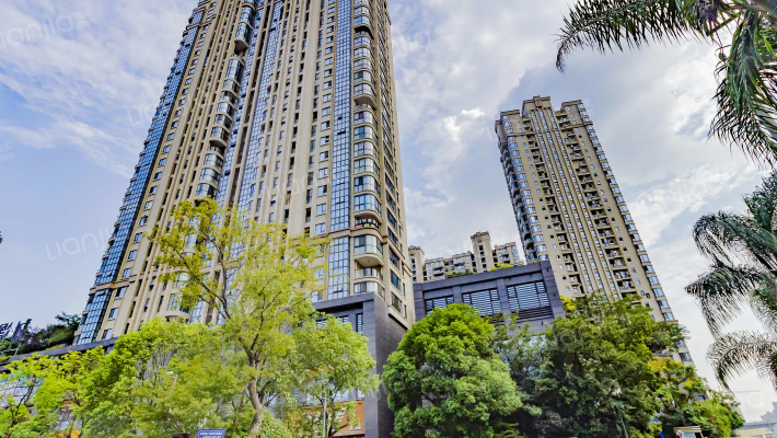 中环商业广场外景图