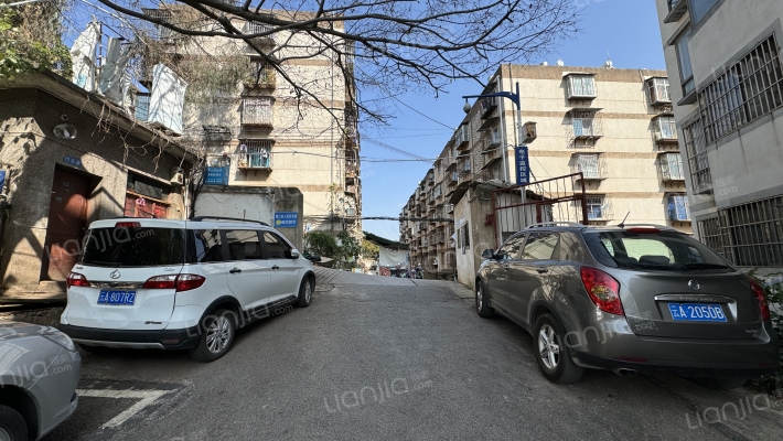 虹华小区外景图